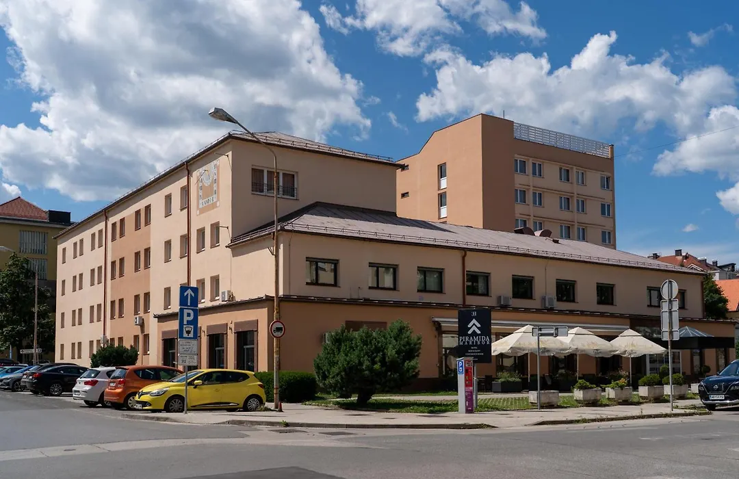 Hotel Piramida-1